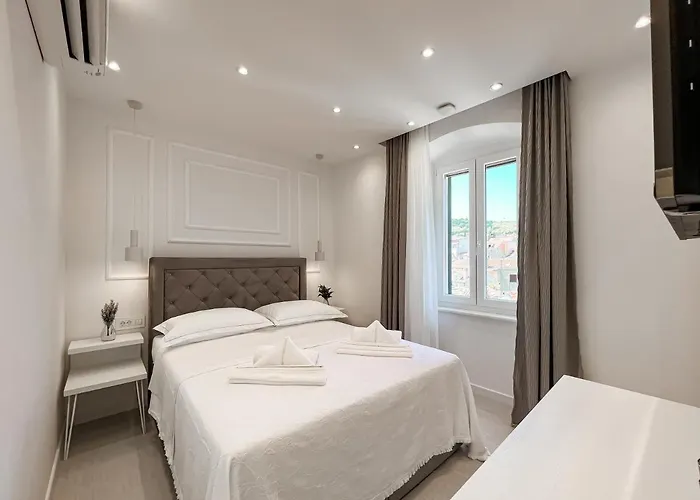 Pont Guest house 4*